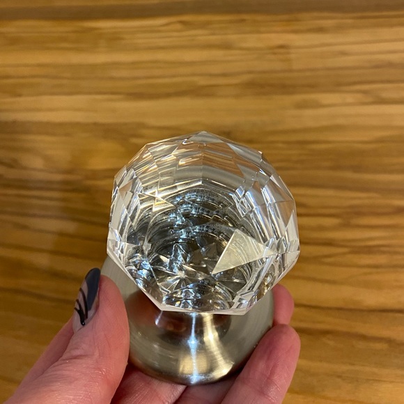 Beautiful-Stand Out Knob-Drawer-cabinet - Picture 13 of 13